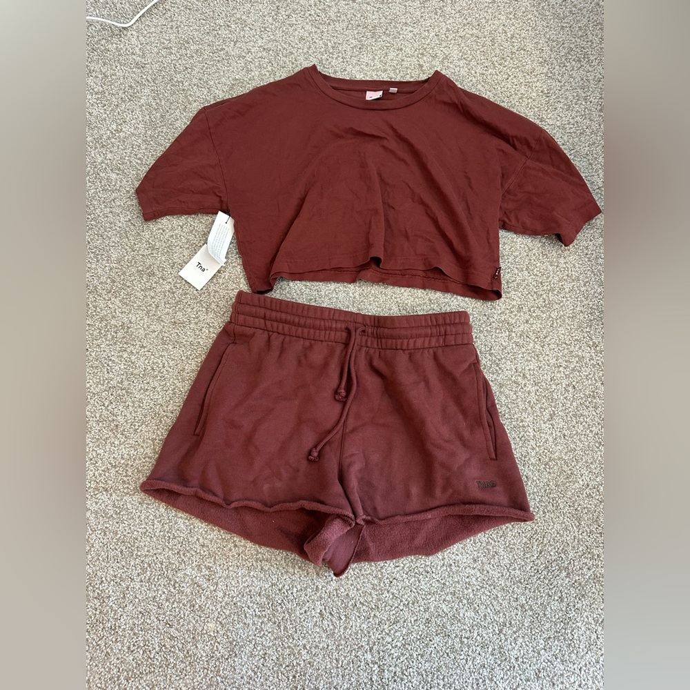 aritzia tna sweatshort and cropped tshirt set